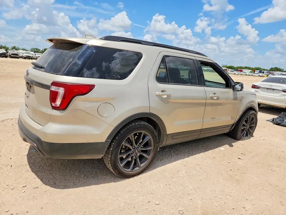 2017 FORD EXPLORER XLT  