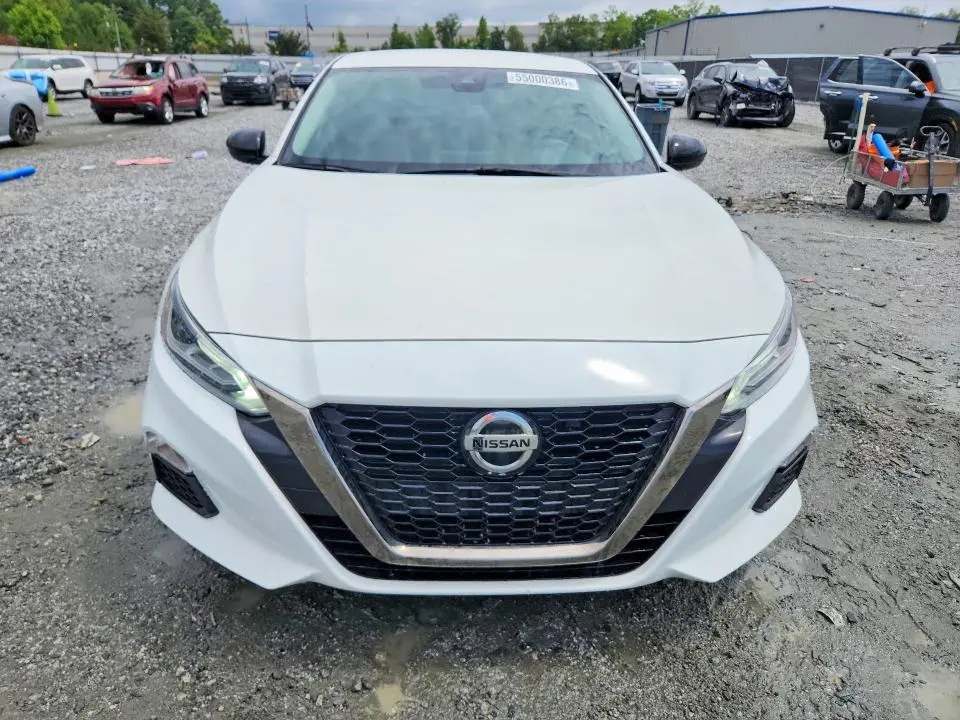 2022 NISSAN ALTIMA SR  