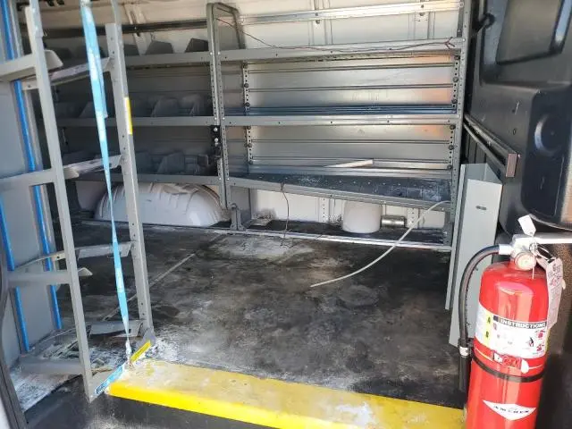 2023 GMC SAVANA G2500  