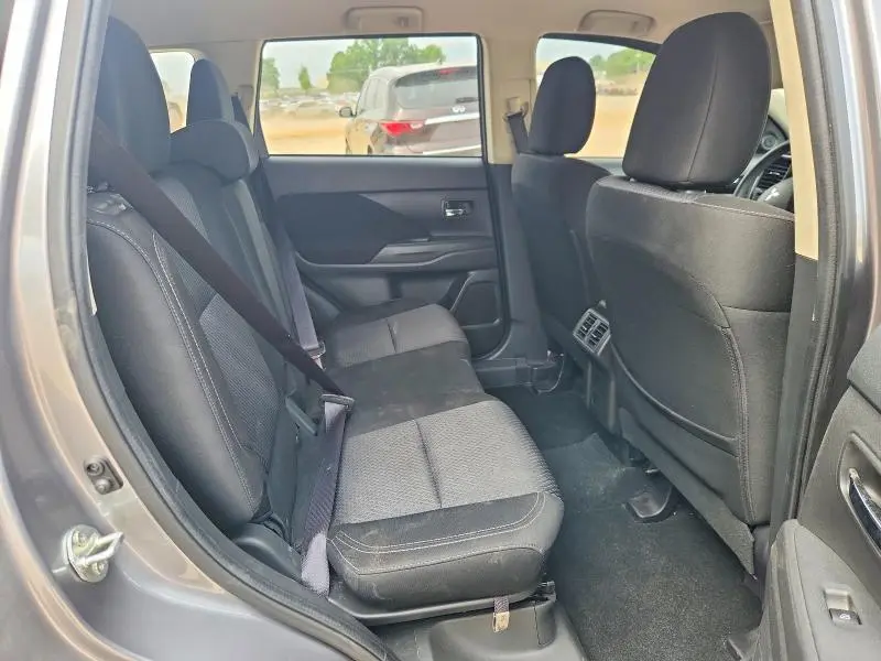 2019 MITSUBISHI OUTLANDER ES  
