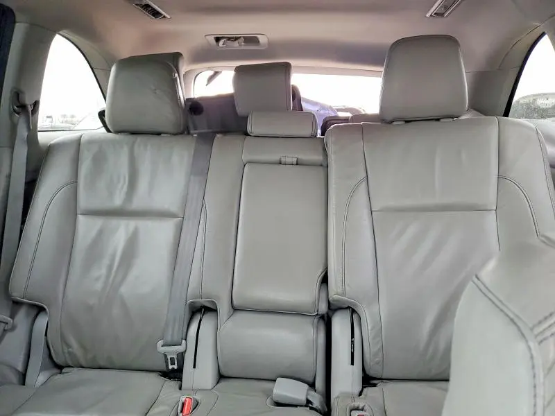 2014 TOYOTA HIGHLANDER XLE  