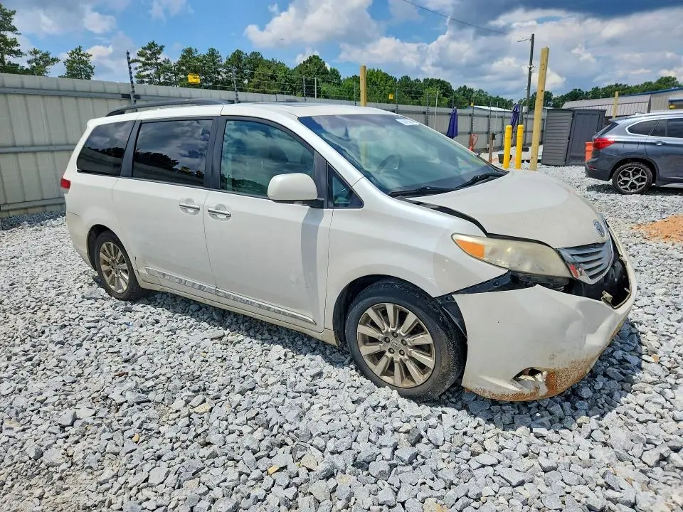 2012 TOYOTA SIENNA LIMITED 7-PASSENGER  