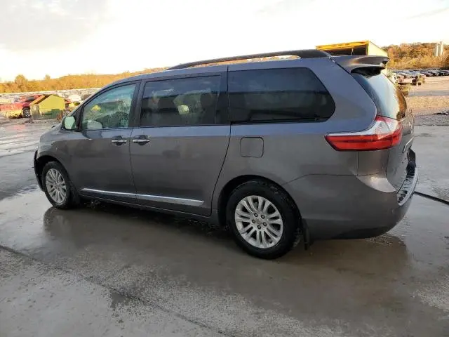 2016 TOYOTA SIENNA XLE  