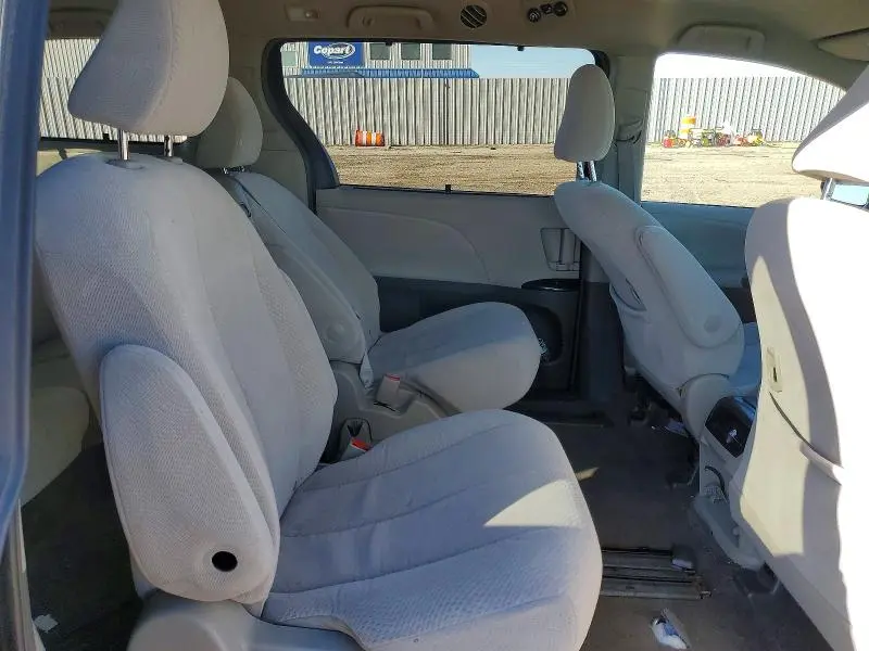 2012 TOYOTA SIENNA LE  