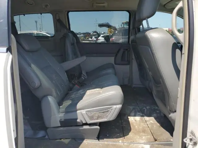2010 CHRYSLER TOWN & COUNTRY TOURING  