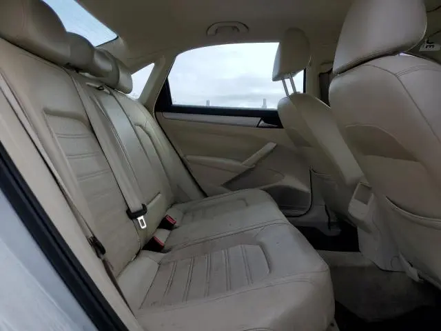 2012 VOLKSWAGEN PASSAT SE  