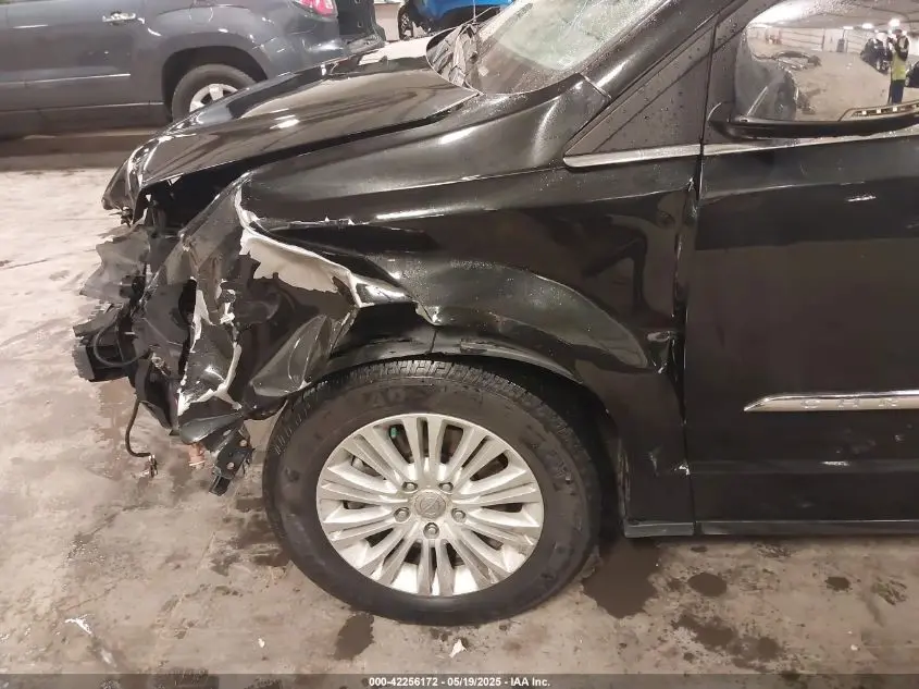 2012 CHRYSLER TOWN & COUNTRY LIMITED