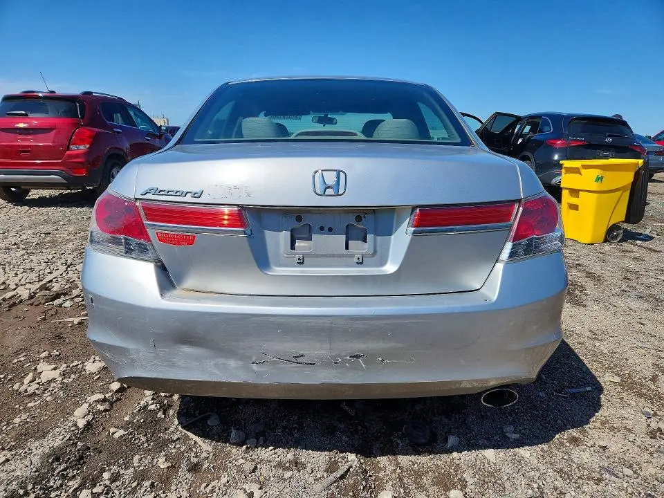2011 HONDA ACCORD LX  