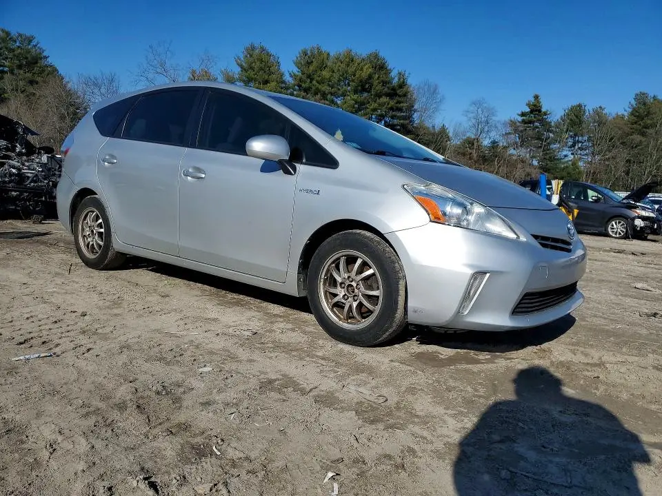 2014 TOYOTA PRIUS V TWO  