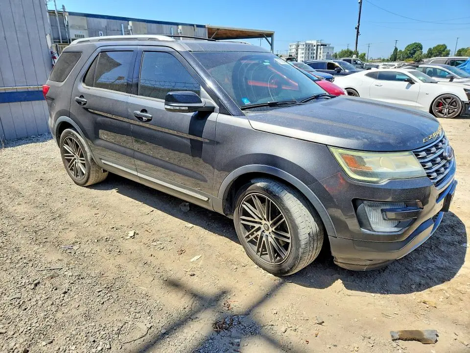 2017 FORD EXPLORER XLT  
