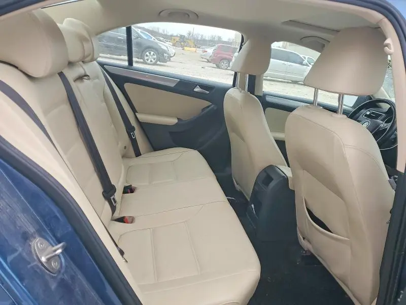 2017 VOLKSWAGEN JETTA SE  