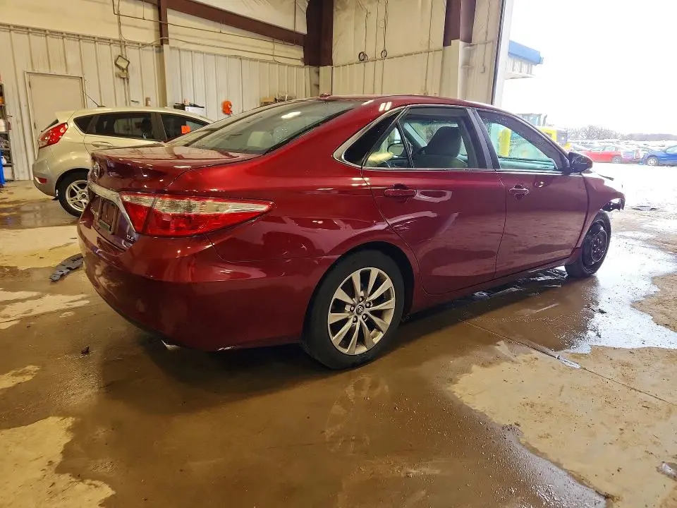 2016 TOYOTA CAMRY XLE  