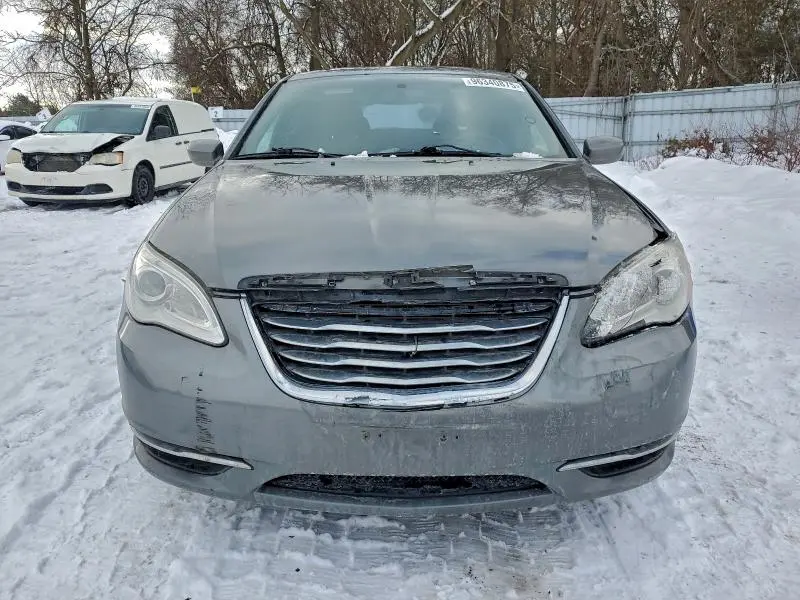 2013 CHRYSLER 200 LX  