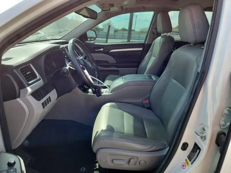 2016 TOYOTA HIGHLANDER XLE  