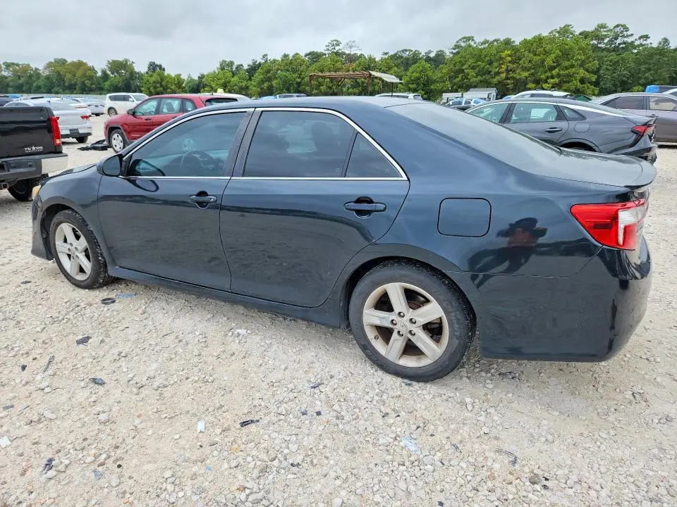 2014 TOYOTA CAMRY SE  
