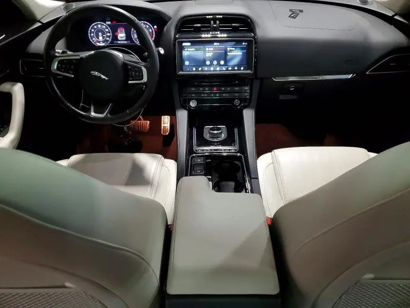 2019 JAGUAR F-PACE PRESTIGE  