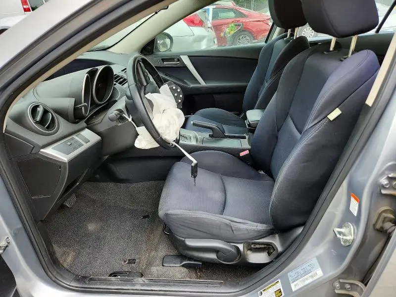 2011 MAZDA 3 S  