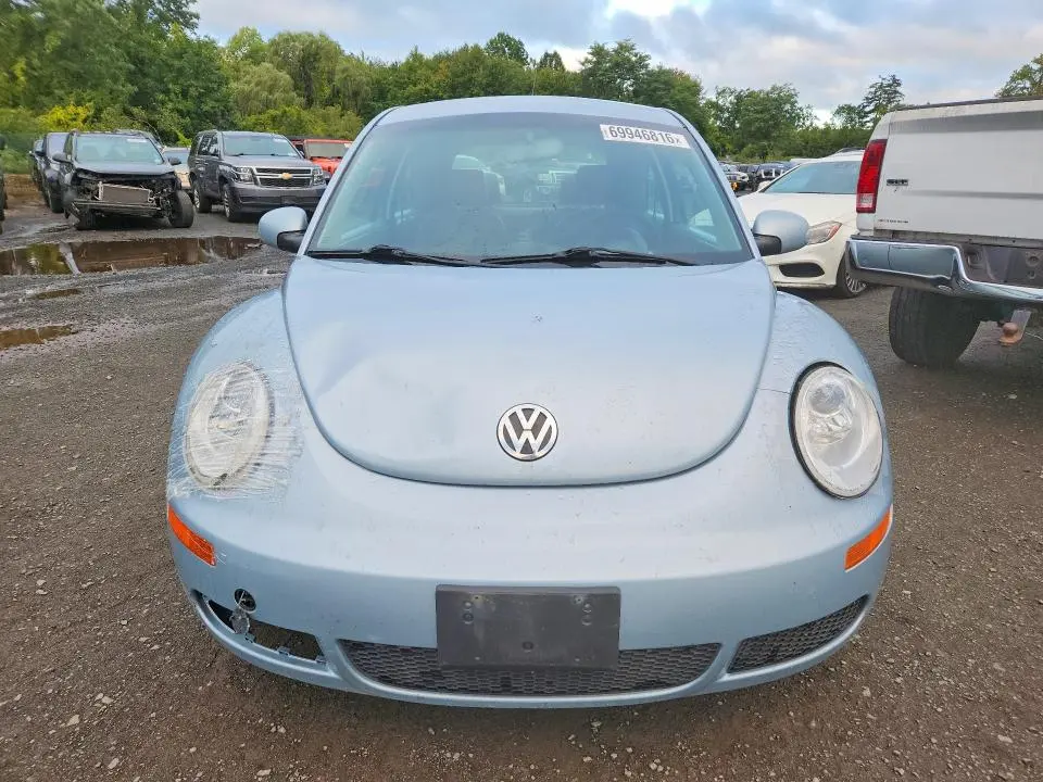 2010 VOLKSWAGEN NEW BEETLE   