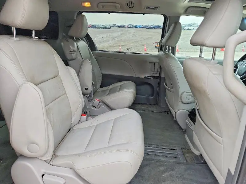 2015 TOYOTA SIENNA XLE 8-PASSENGER  