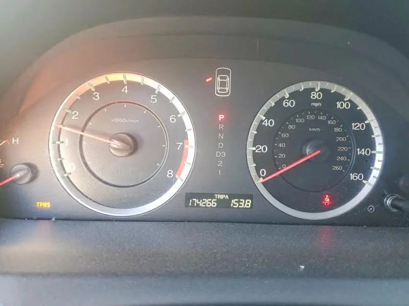 2011 HONDA ACCORD LX  
