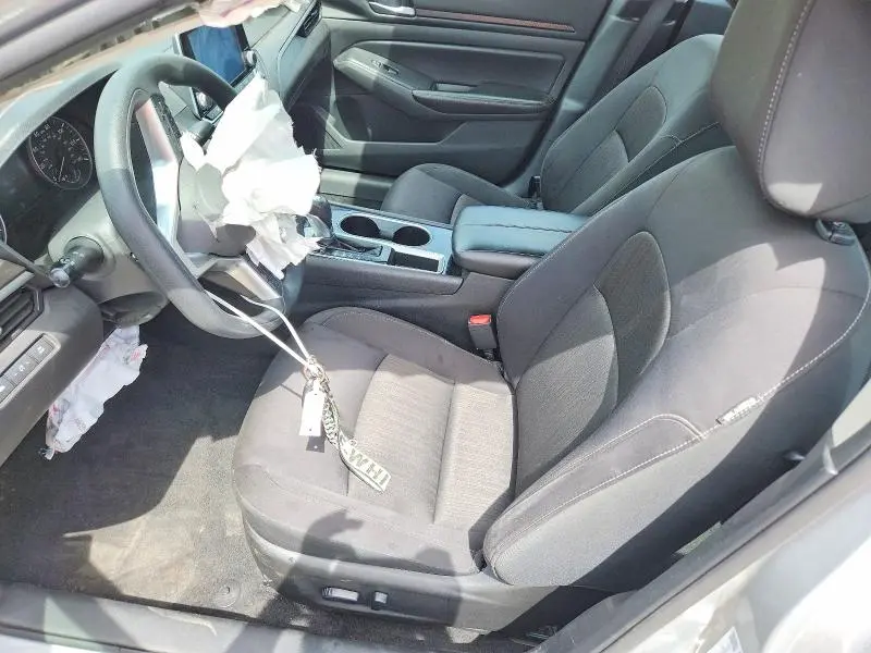 2024 NISSAN ALTIMA SV  