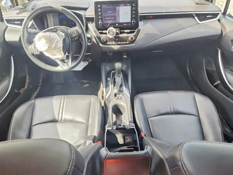 2021 TOYOTA COROLLA XLE  