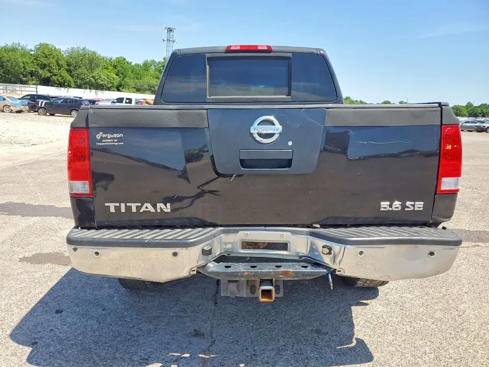 2010 NISSAN TITAN SE  