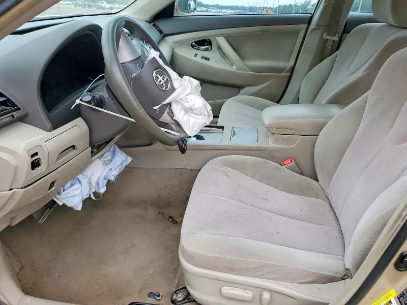 2011 TOYOTA CAMRY LE  