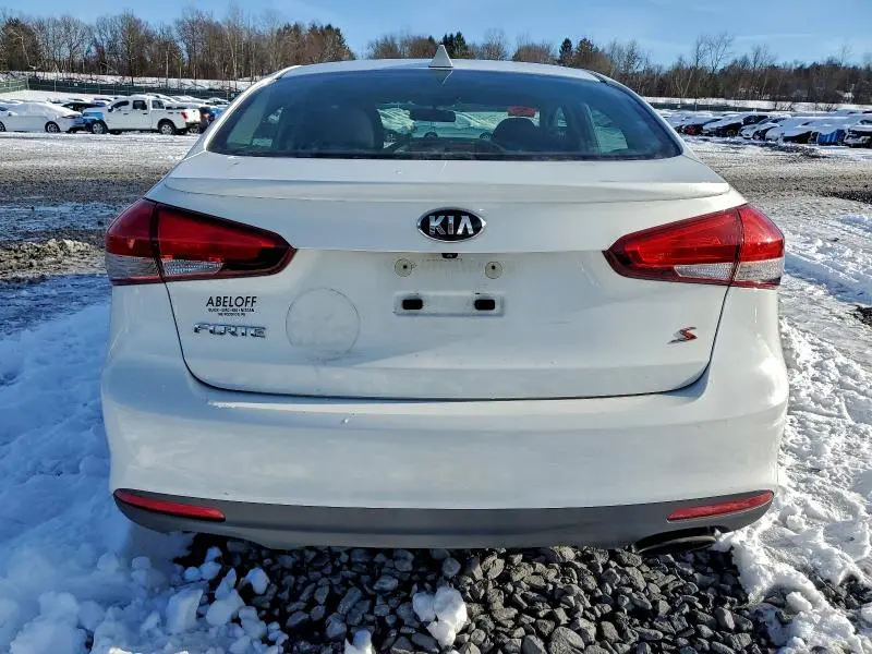 2017 KIA FORTE LX  