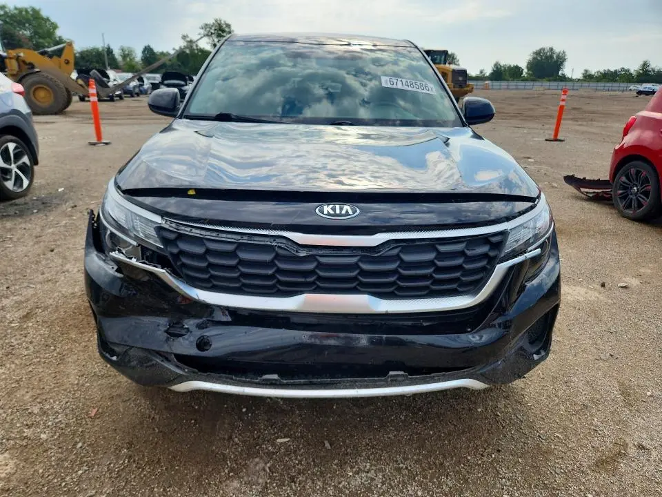 2021 KIA SELTOS LX  