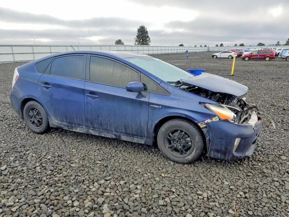 2013 TOYOTA PRIUS TWO  