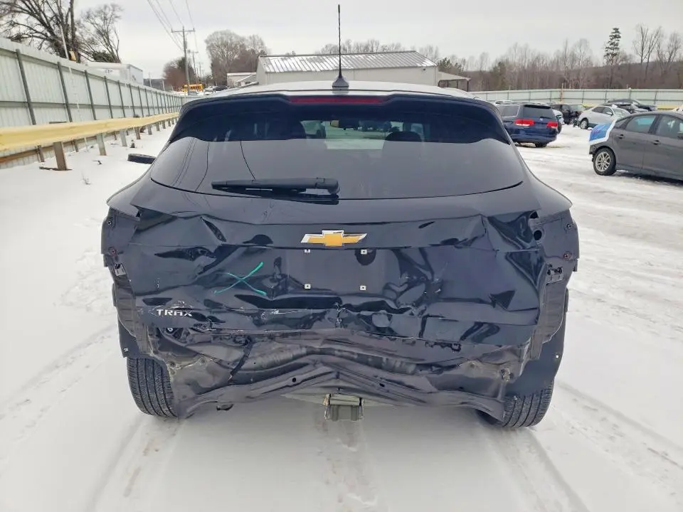 2024 CHEVROLET TRAX LS  