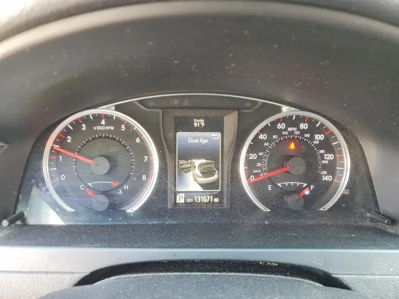 2016 TOYOTA CAMRY SE  
