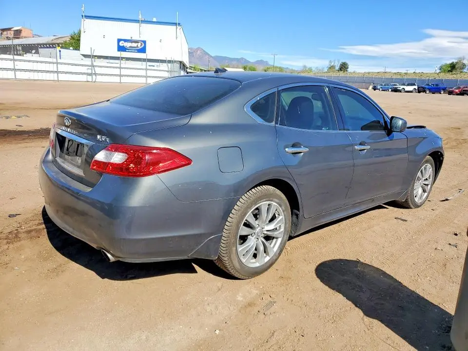 2012 INFINITI M37 X  