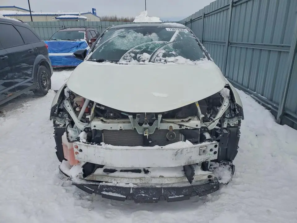 2019 TOYOTA C-HR XLE  