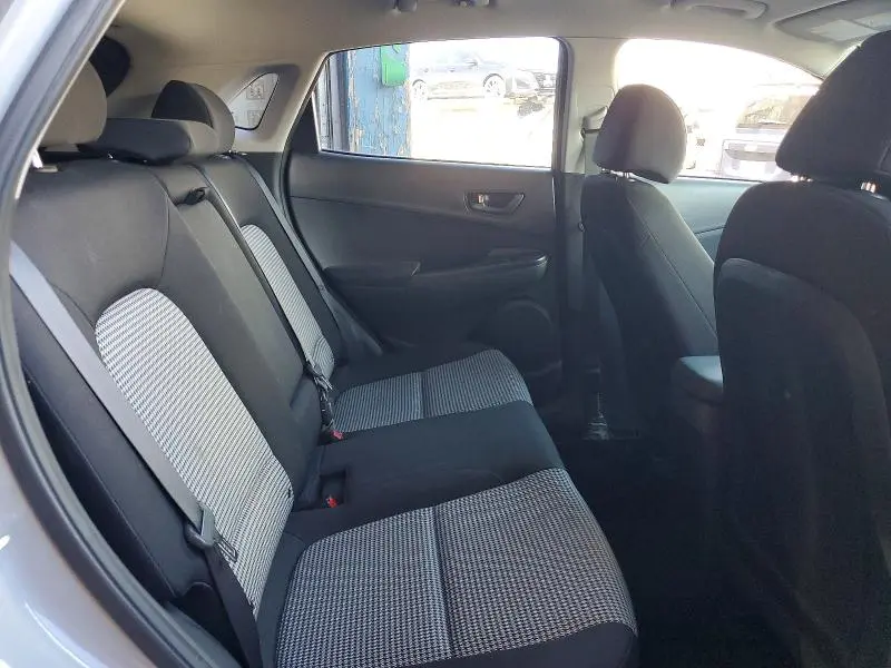 2022 HYUNDAI KONA SE  
