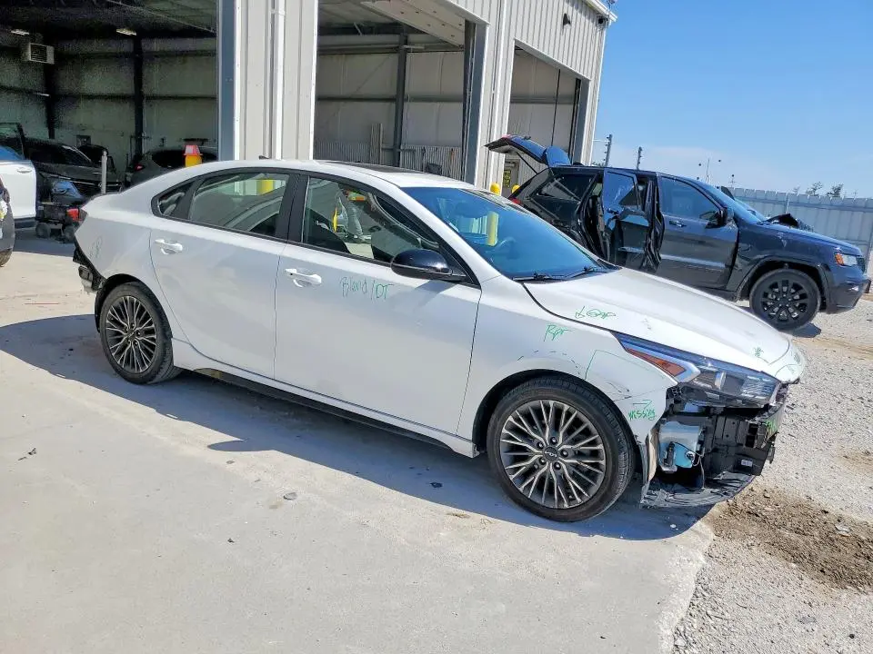 2023 KIA FORTE GT LINE  