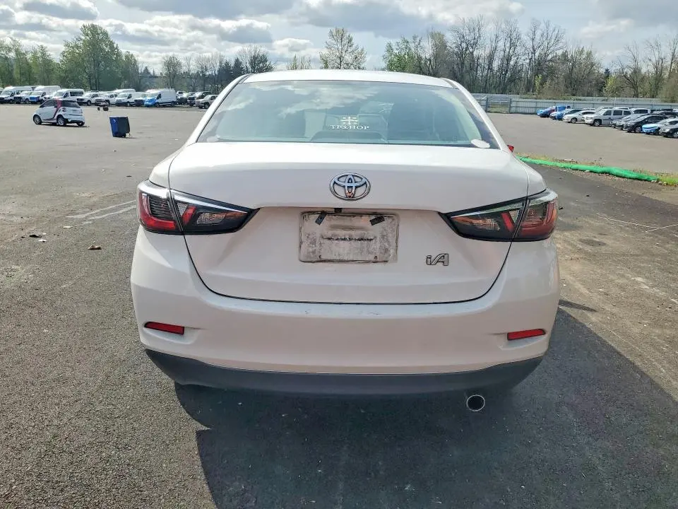 2017 TOYOTA YARIS IA BASE  