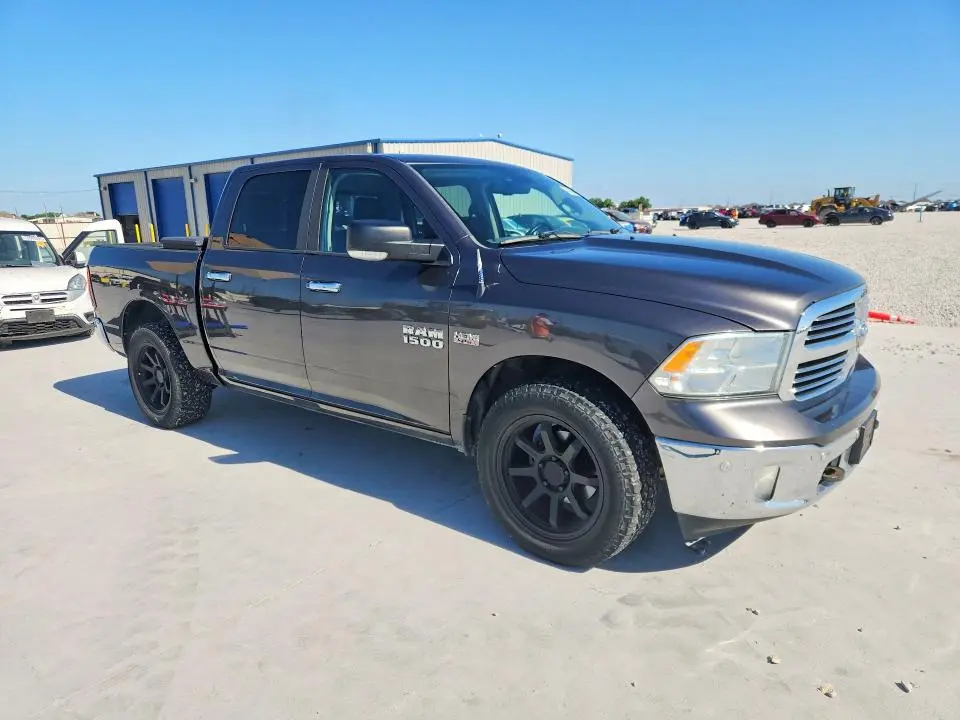 2014 RAM 1500 SLT  