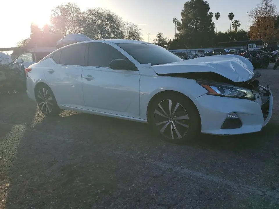 2020 NISSAN ALTIMA SR  