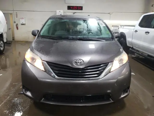 2011 TOYOTA SIENNA LE  
