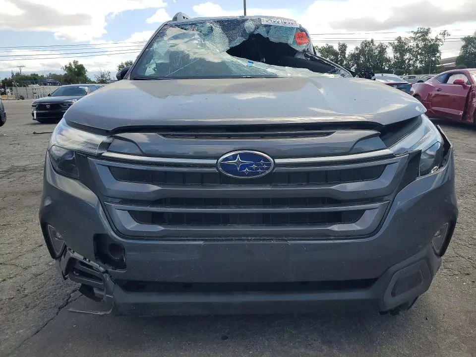2025 SUBARU FORESTER LIMITED  