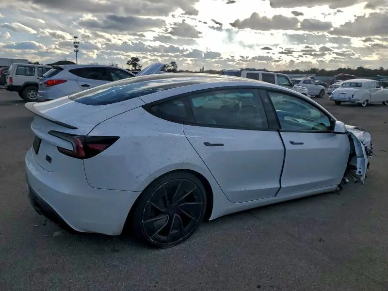 2024 TESLA MODEL 3   