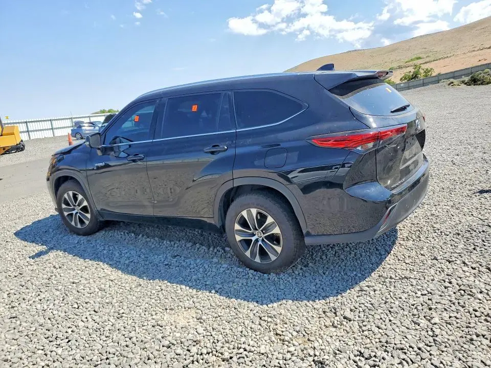 2021 TOYOTA HIGHLANDER HYBRID XLE  