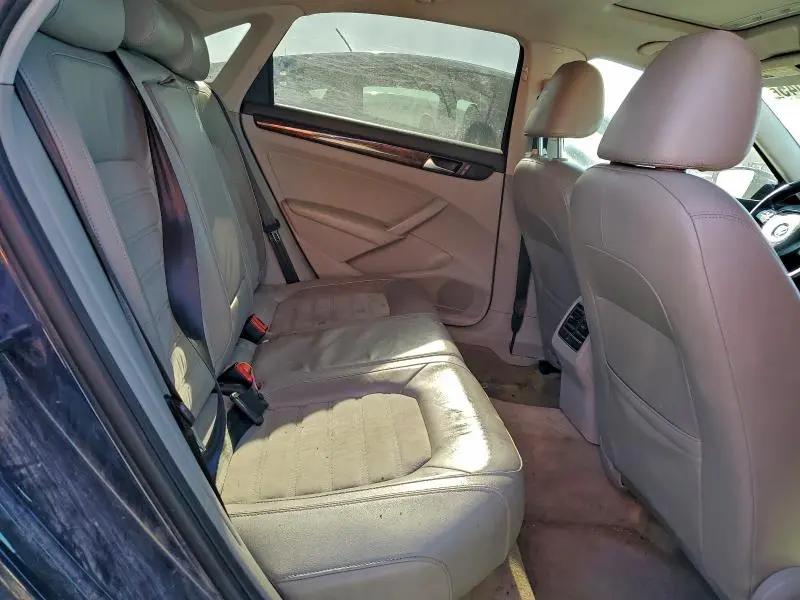 2013 VOLKSWAGEN PASSAT SEL  