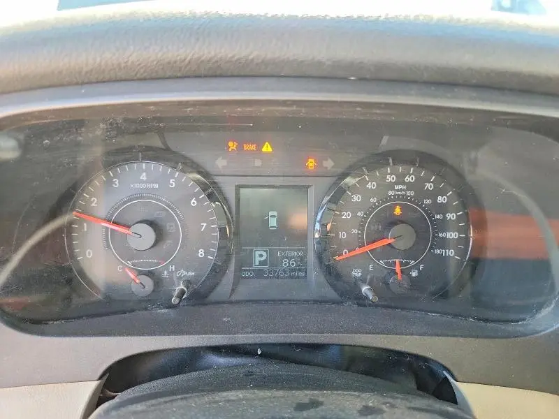 2015 TOYOTA SIENNA LE  