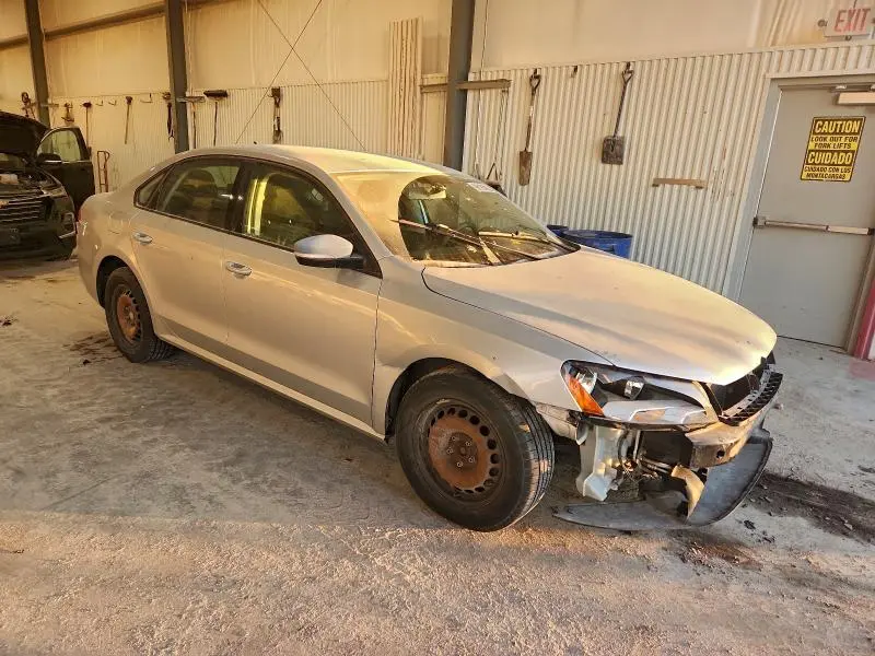 2014 VOLKSWAGEN PASSAT S  