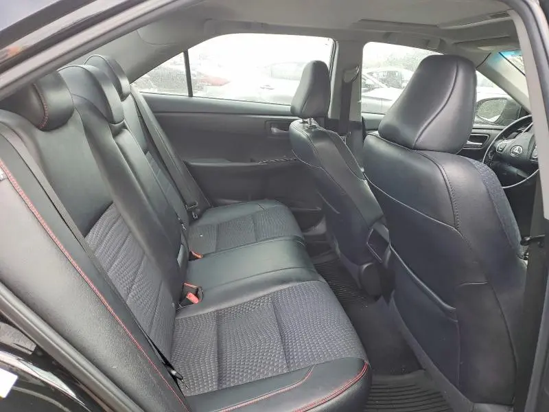 2015 TOYOTA CAMRY SE  
