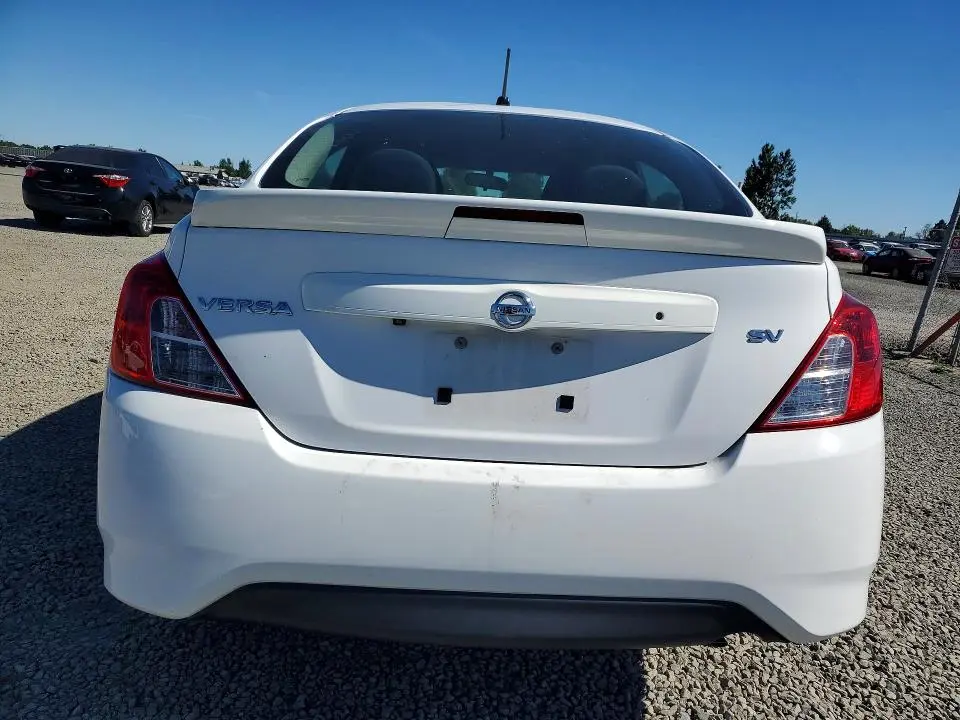 2019 NISSAN VERSA SV  