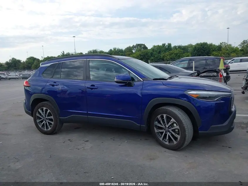 2023 TOYOTA COROLLA CROSS XLE